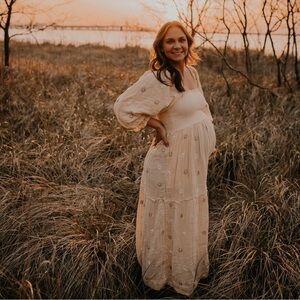 Dahlia embroidered Maxi Dress